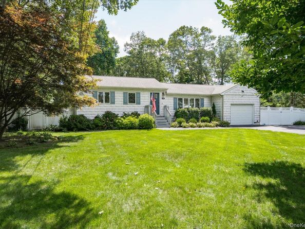 68 Crestwood Drive, Shirley NY 11967