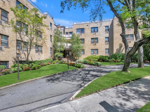 5 Schenck Avenue 3K, Great Neck NY 11021