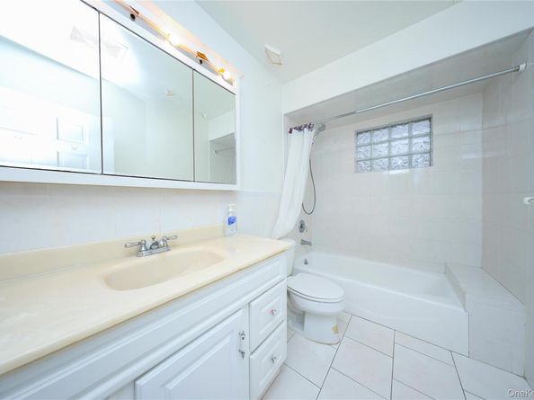 75-59 195th Street, Fresh Meadows NY 11366