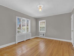 54 Nugent Street, New Hyde Park NY 11040