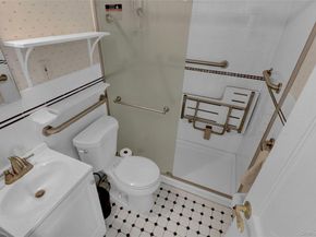 54 Nugent Street, New Hyde Park NY 11040