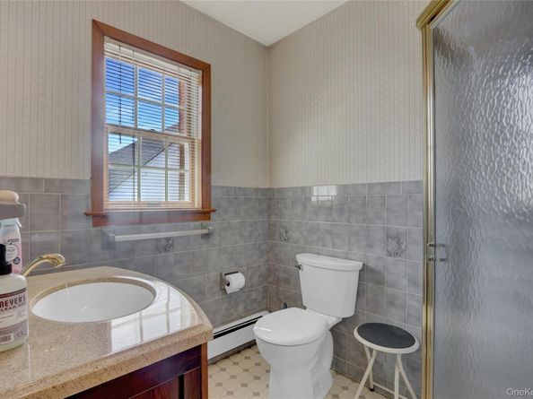 54 Nugent Street, New Hyde Park NY 11040