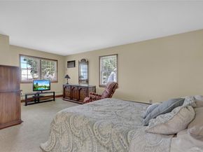 54 Nugent Street, New Hyde Park NY 11040