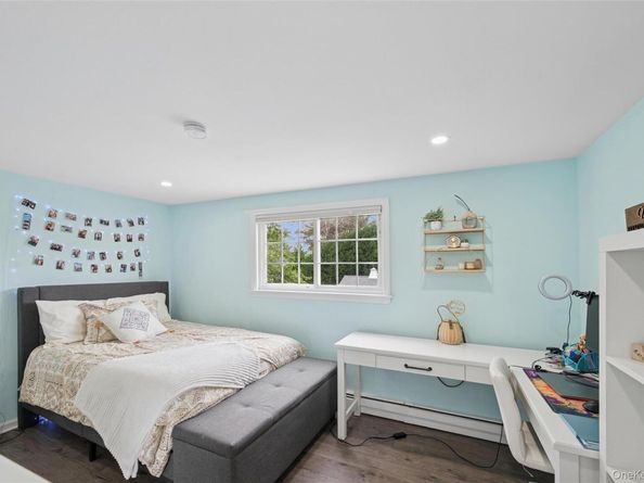 25 Hilltop Drive, Mount Sinai NY 11766