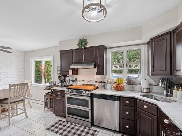 25 Hilltop Drive, Mount Sinai NY 11766