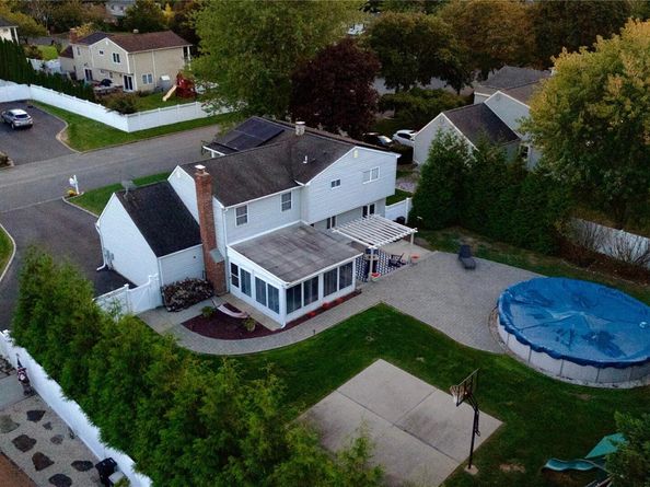 25 Hilltop Drive, Mount Sinai NY 11766