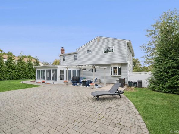 25 Hilltop Drive, Mount Sinai NY 11766