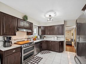 25 Hilltop Drive, Mount Sinai NY 11766