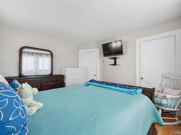 187 S Long Beach Avenue, Freeport NY 11520