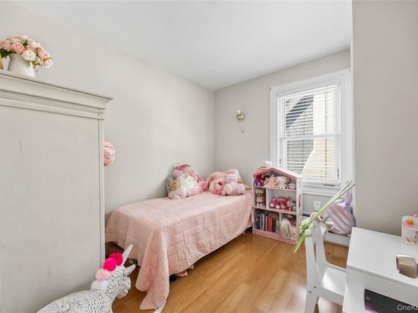 187 S Long Beach Avenue, Freeport NY 11520