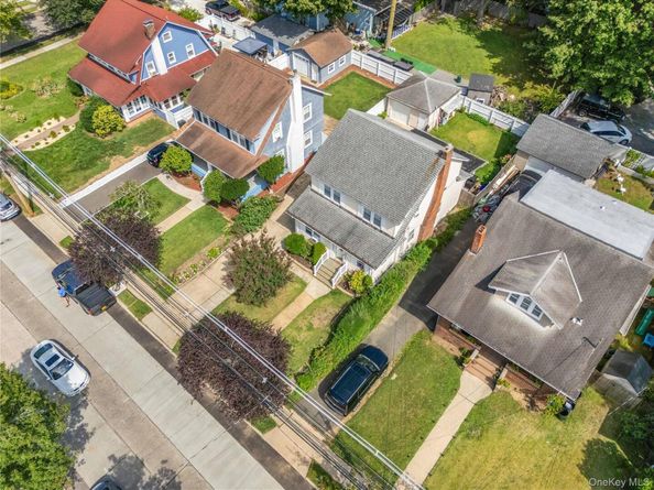 187 S Long Beach Avenue, Freeport NY 11520