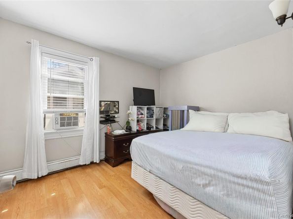 187 S Long Beach Avenue, Freeport NY 11520