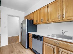 525 W 235 Street 4C, Bronx NY 10463