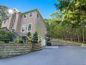 10 Woodhull Landing Road, Miller Place NY 11764