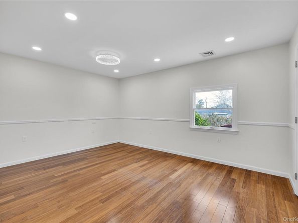 17 Bellport Road, Mastic Beach NY 11951