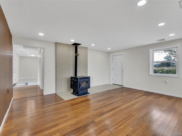 17 Bellport Road, Mastic Beach NY 11951