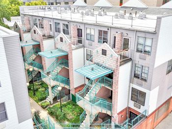 758 Brook Ave