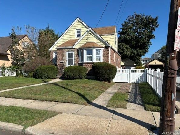 31 Claflin Boulevard, Franklin Square NY 11010