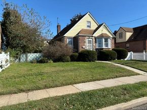 31 Claflin Boulevard, Franklin Square NY 11010