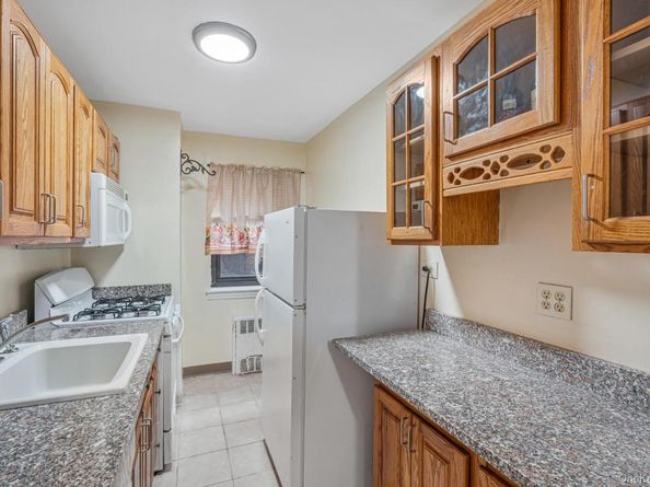 102-55 67th Road 2V, Forest Hills NY 11375