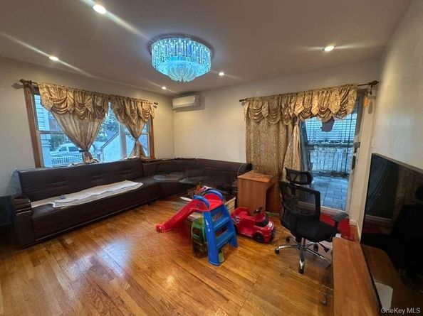 6-20 127th Street, College Point NY 11356