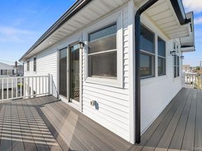 914 Arctic Street, Lindenhurst NY 11757