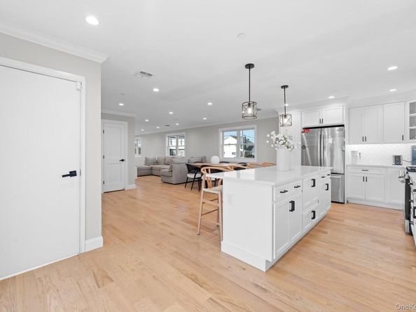 914 Arctic Street, Lindenhurst NY 11757