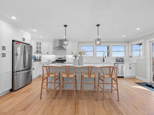 914 Arctic Street, Lindenhurst NY 11757