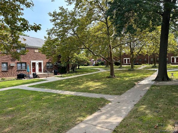 163-30 17th 4297, Whitestone NY 11357