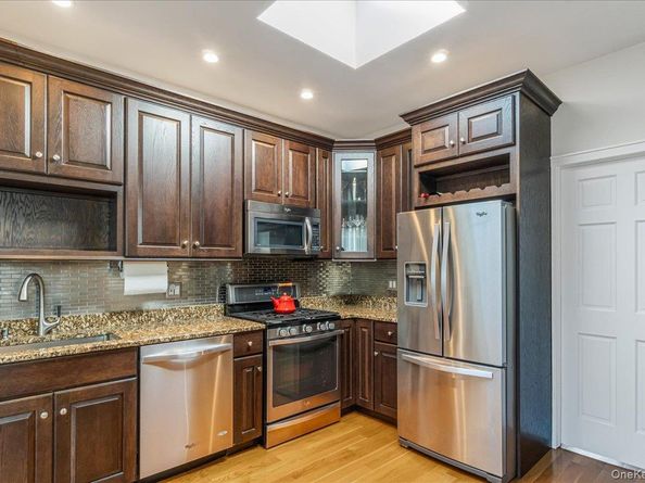 6467 58th Road, Maspeth NY 11378