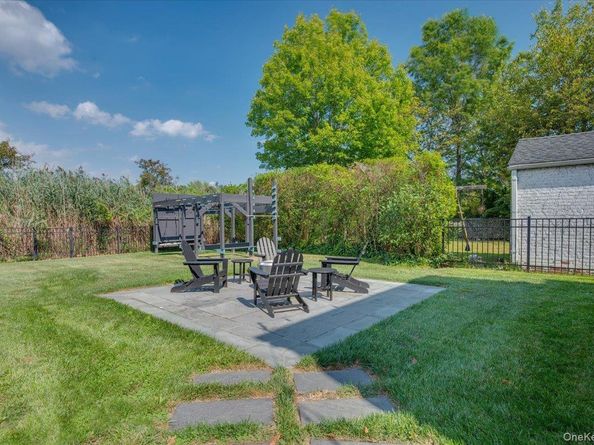 21 Old Colony Drive, Larchmont NY 10538