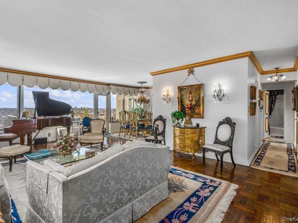 166-25 Powells Cove Boulevard 19G, Beechhurst NY 11357