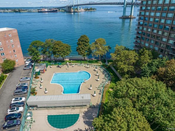 166-25 Powells Cove Boulevard 19G, Beechhurst NY 11357