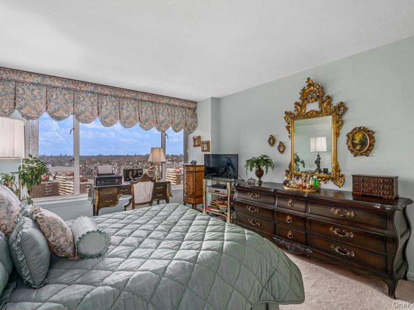 166-25 Powells Cove Boulevard 19G, Beechhurst NY 11357