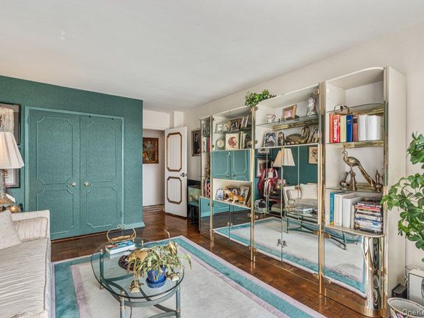 166-25 Powells Cove Boulevard 19G, Beechhurst NY 11357