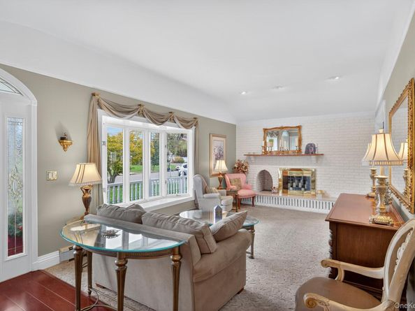 356 8th Street, Bohemia NY 11716