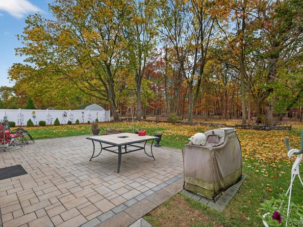 356 8th Street, Bohemia NY 11716