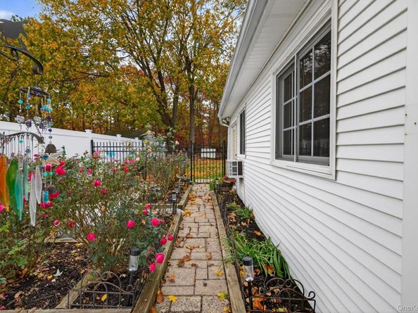 356 8th Street, Bohemia NY 11716