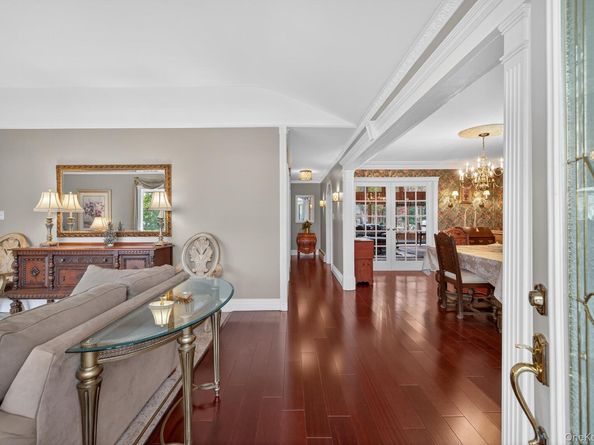 356 8th Street, Bohemia NY 11716