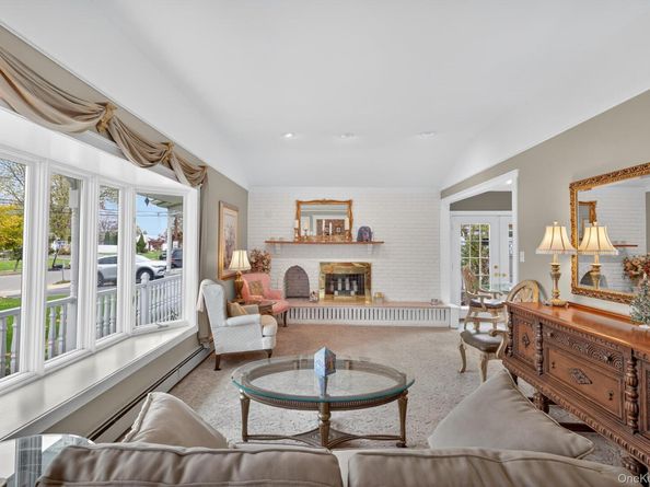 356 8th Street, Bohemia NY 11716