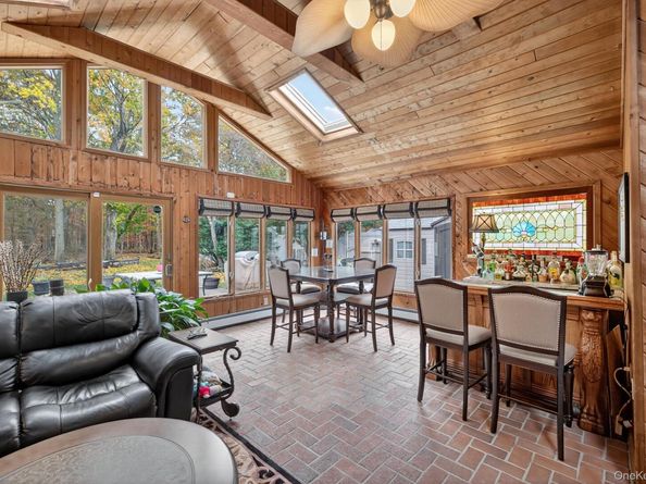 356 8th Street, Bohemia NY 11716