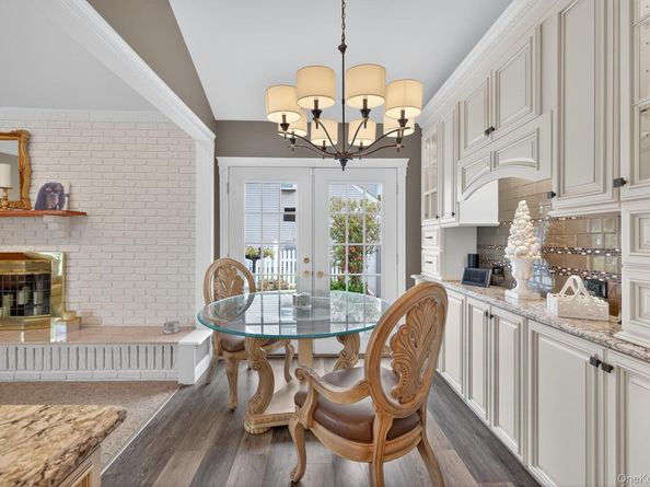 356 8th Street, Bohemia NY 11716