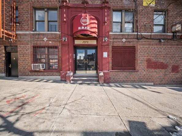 1372 Shakespeare Avenue 4C, Bronx NY 10452