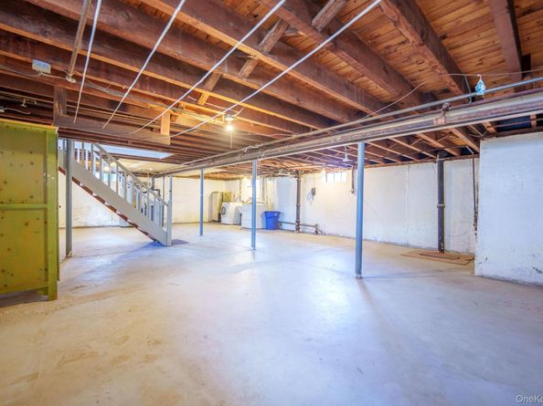 123 Nugent Street, New Hyde Park NY 11040