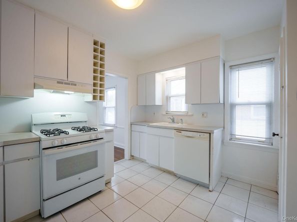 123 Nugent Street, New Hyde Park NY 11040