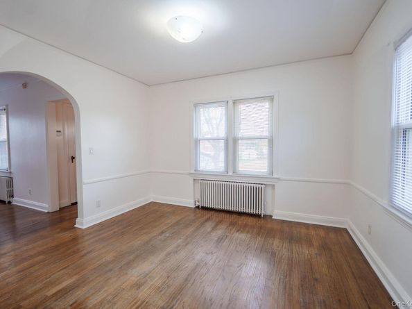 123 Nugent Street, New Hyde Park NY 11040