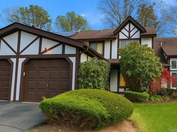 45 Briar Hill Court, Middle Island NY 11953