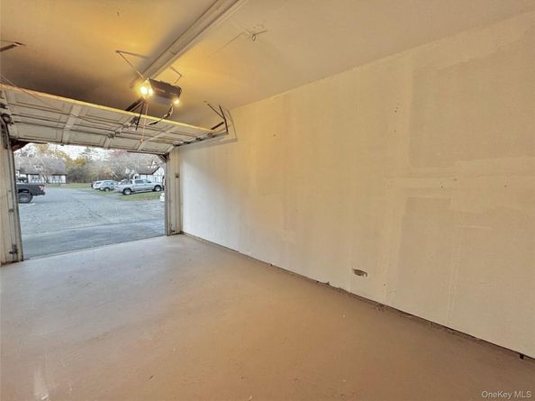 45 Briar Hill Court, Middle Island NY 11953