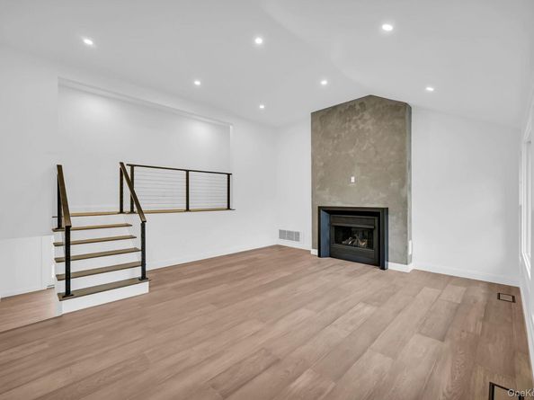 82 Seton Drive, New Rochelle NY 10804