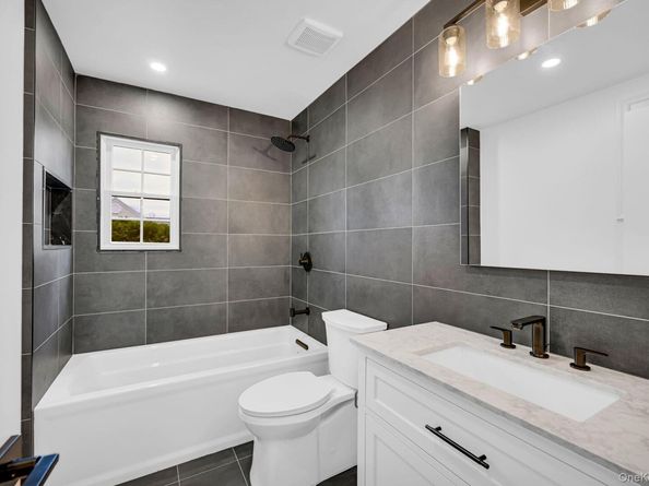 82 Seton Drive, New Rochelle NY 10804